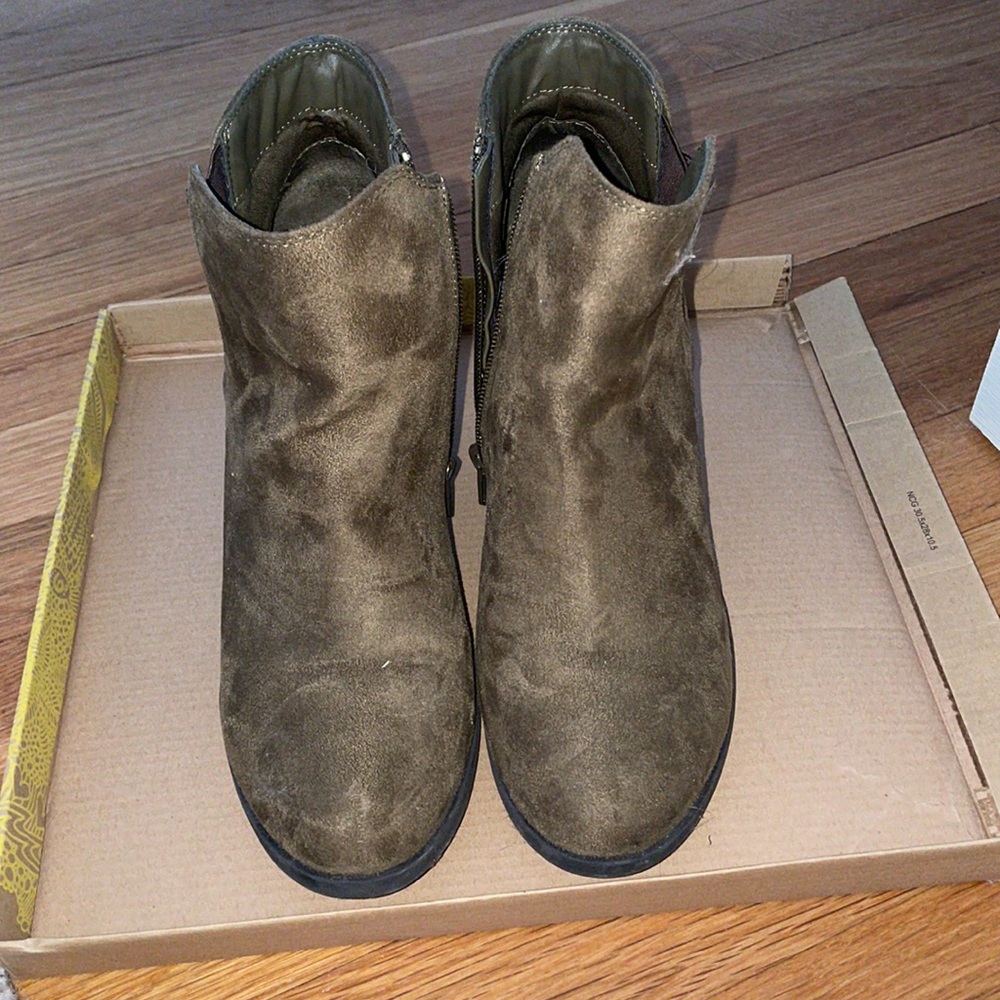 BOOTIES - Picture 3 of 5